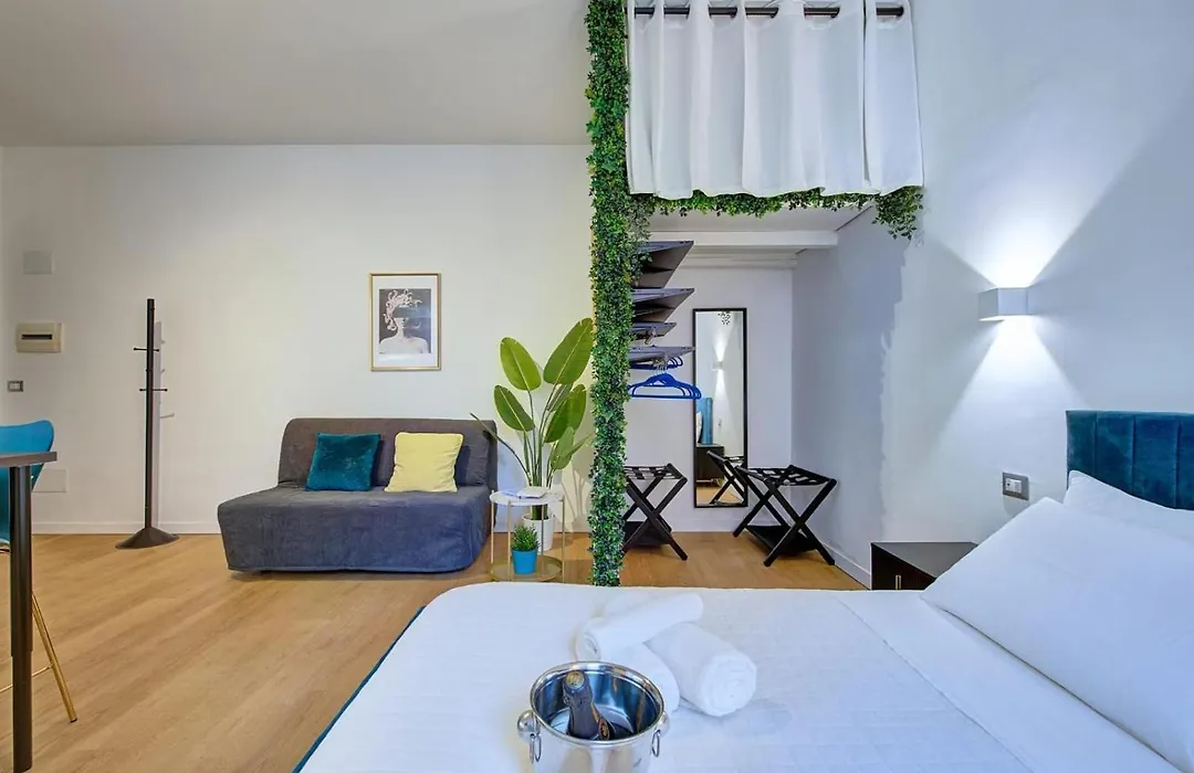 Modern Art Apartment San Giovanni-1