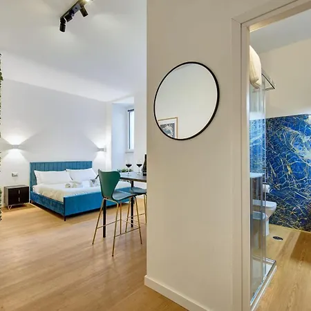 Modern Art Apartment San Giovanni-3